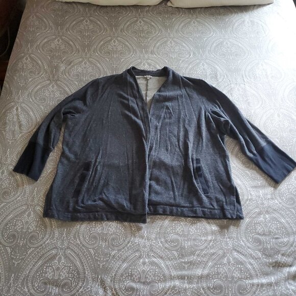 Navy Cardigan With Deep Inner and Outer Pockets - Picture 1 of 9